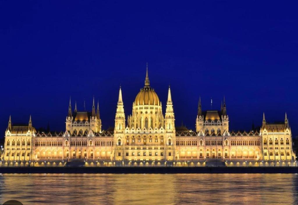 בודפשט Stylish Spot By The River Danube מראה חיצוני תמונה